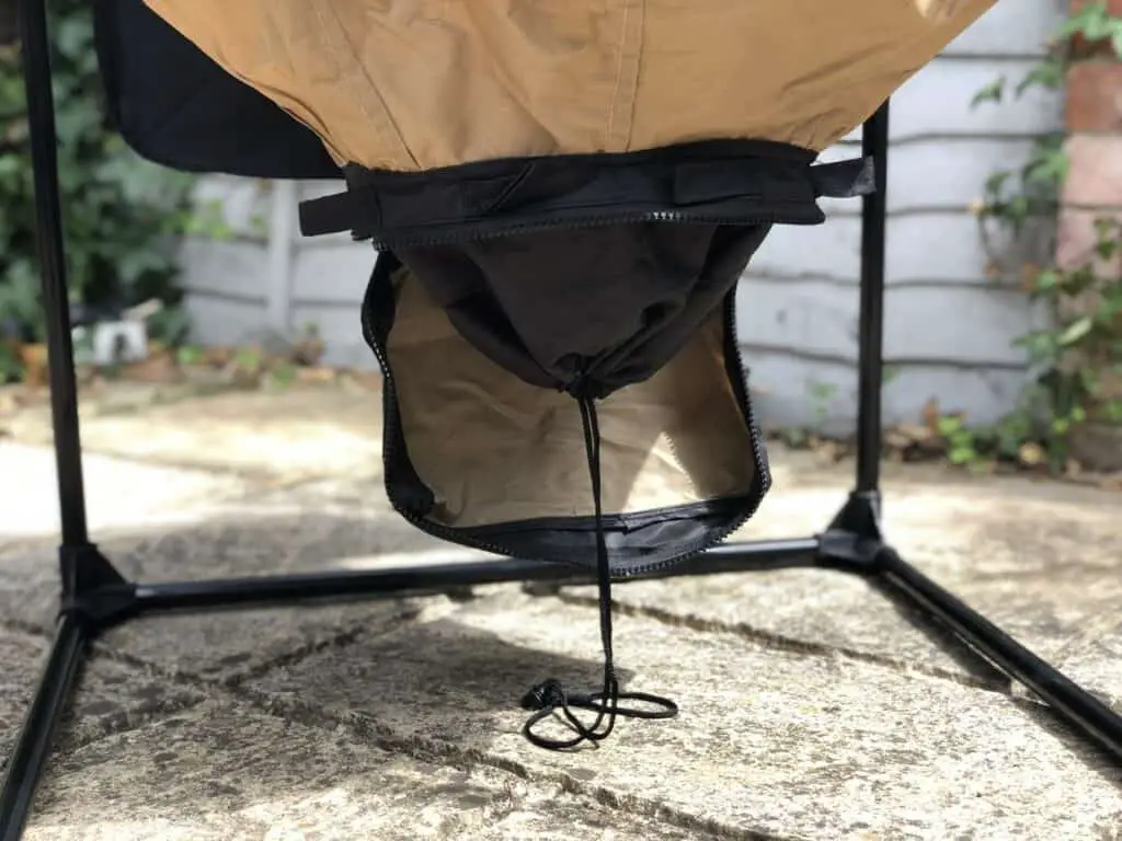 bottom of urban worm bag