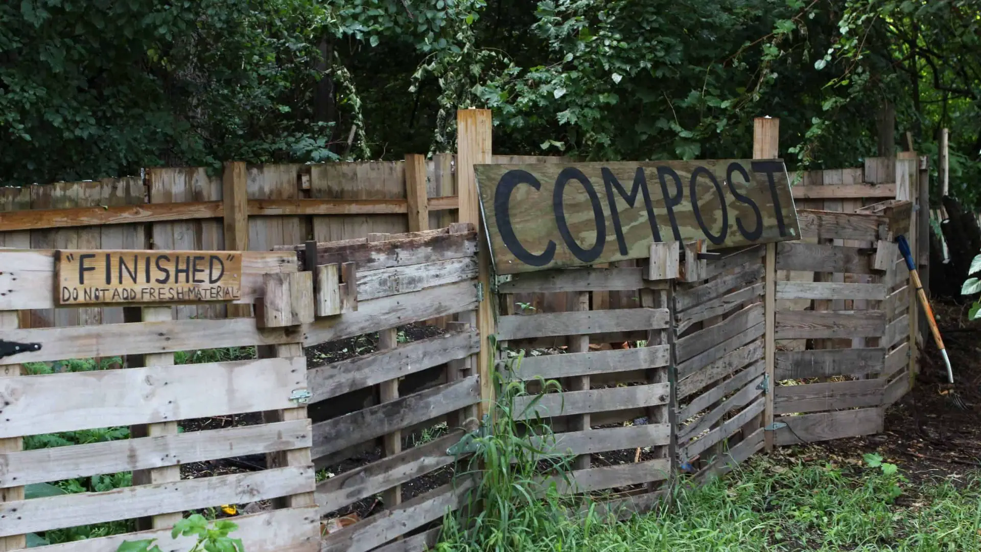 Easy Guide on How To Build a Pallet Compost Bin in 2021