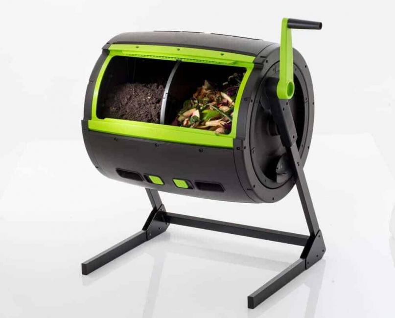 dual chamber compost tumbler with one side curing and one side with fresh waste